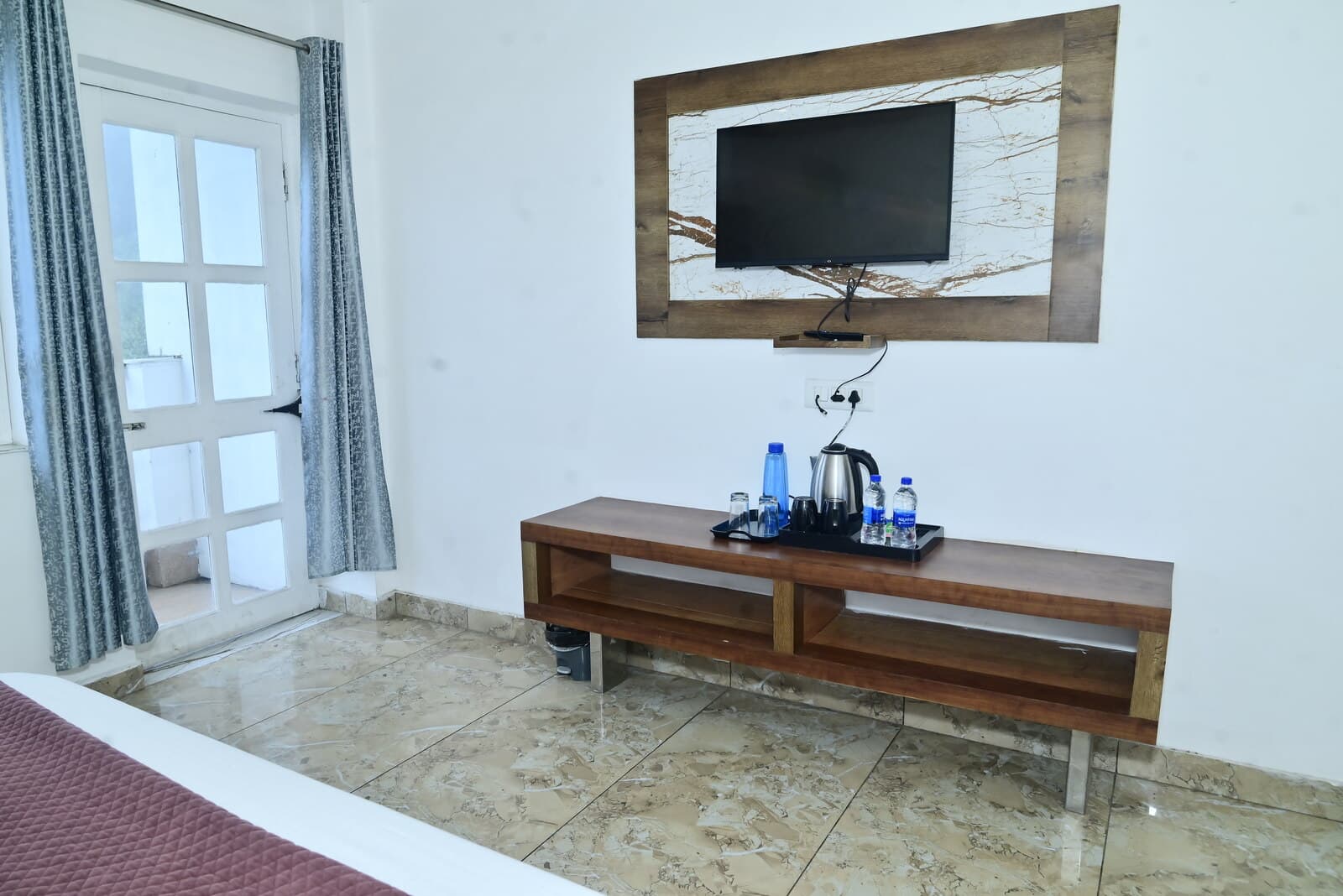 Bala's Spring View — family suite bedroom