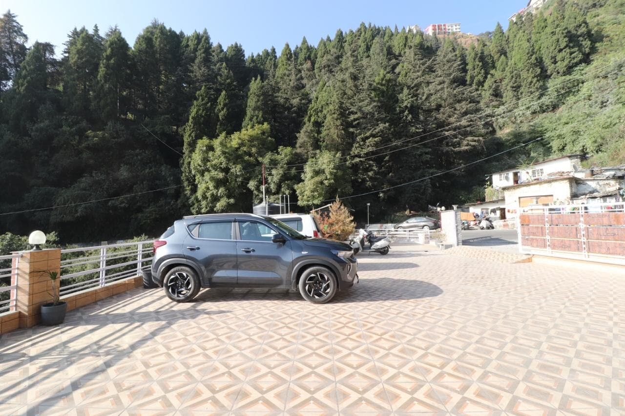 Bala's Spring View — parking area