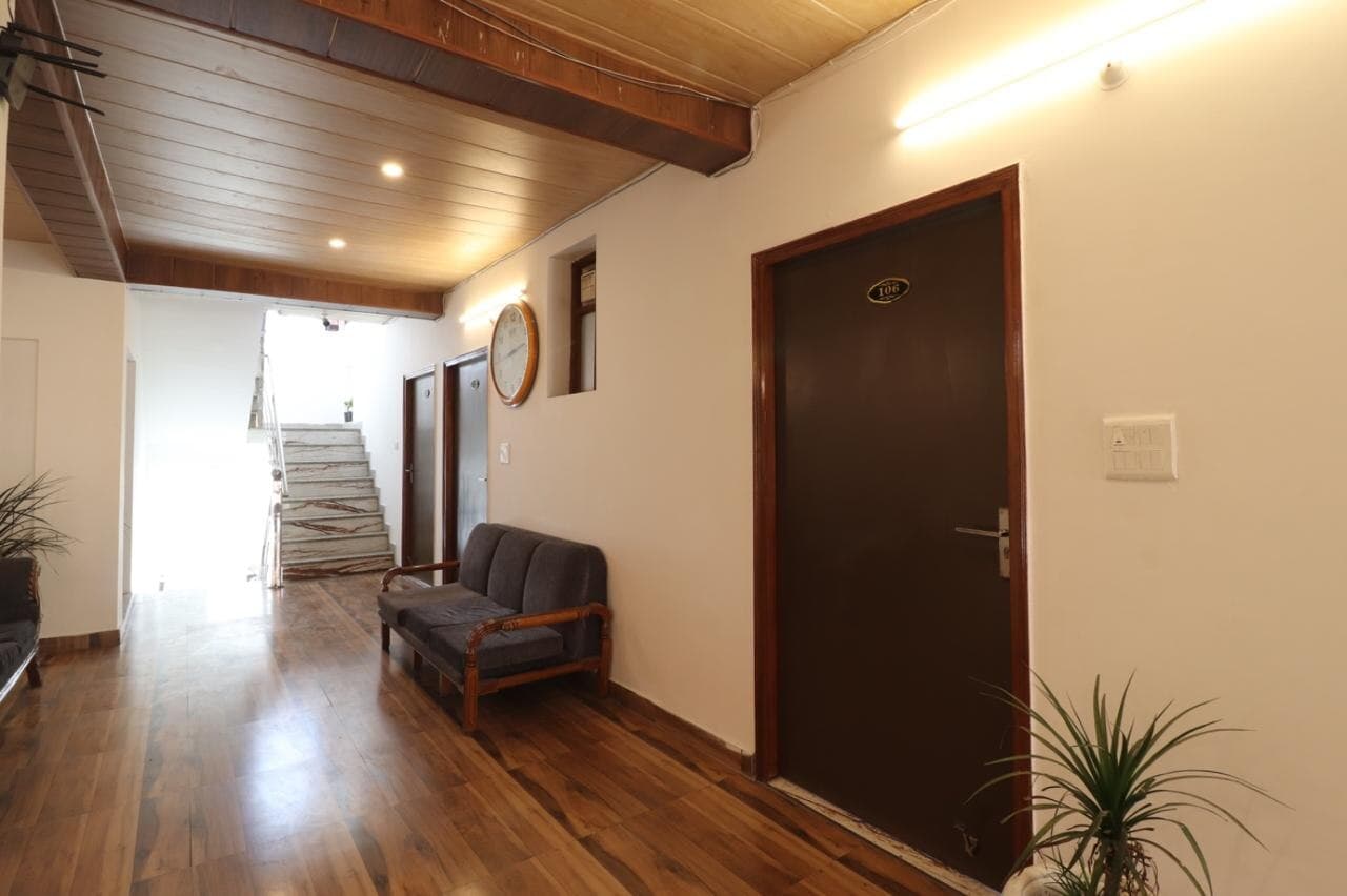 Bala's Spring View — lobby